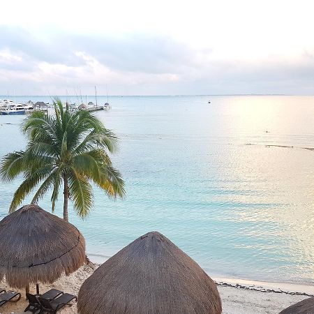 Suite Frente Al Mar Cancun Exterior photo